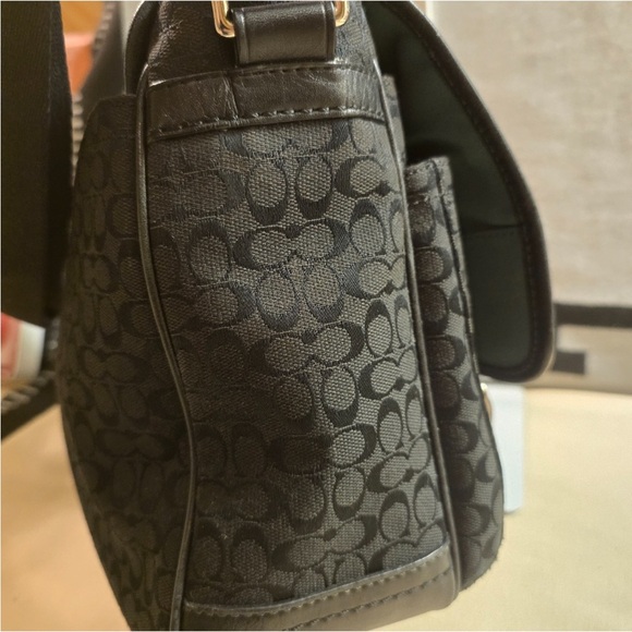 Coach Signature Black Messenger Bag - EUC - Picture 4 of 11